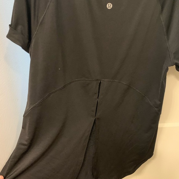 Lululemon tie back (or not!) Tee - Picture 2 of 2